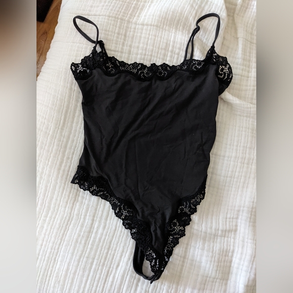 Skims black lace bodysuit - Picture 2 of 3